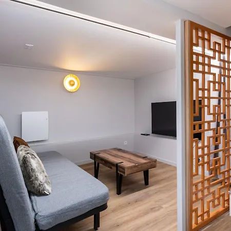 Chic & Unique Duplex Saone River View Sleeps 6 Shanghai-style Appartement *