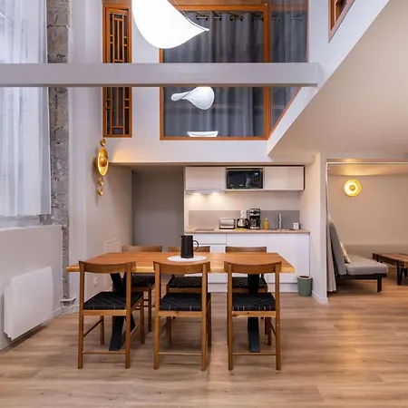 Chic & Unique Duplex Saone River View Sleeps 6 Shanghai-style Appartement *